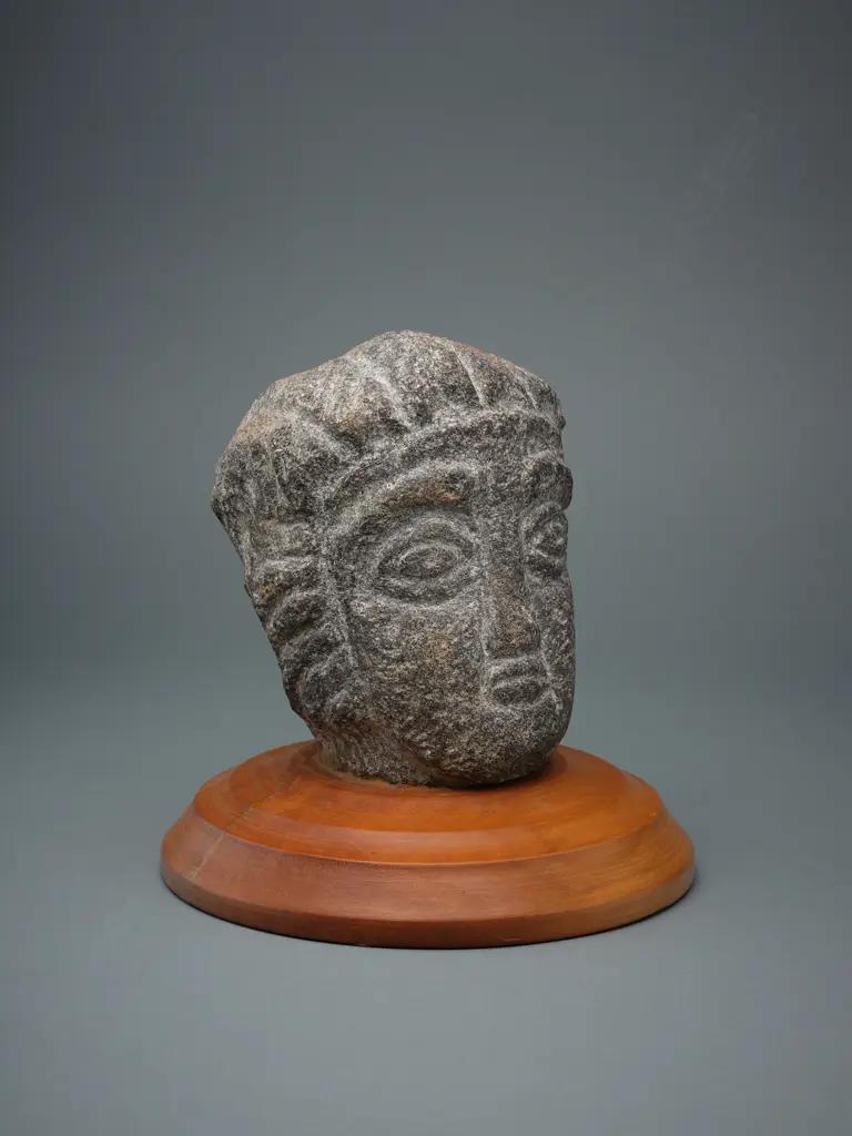 Middle East stone head fragment, Image 1++